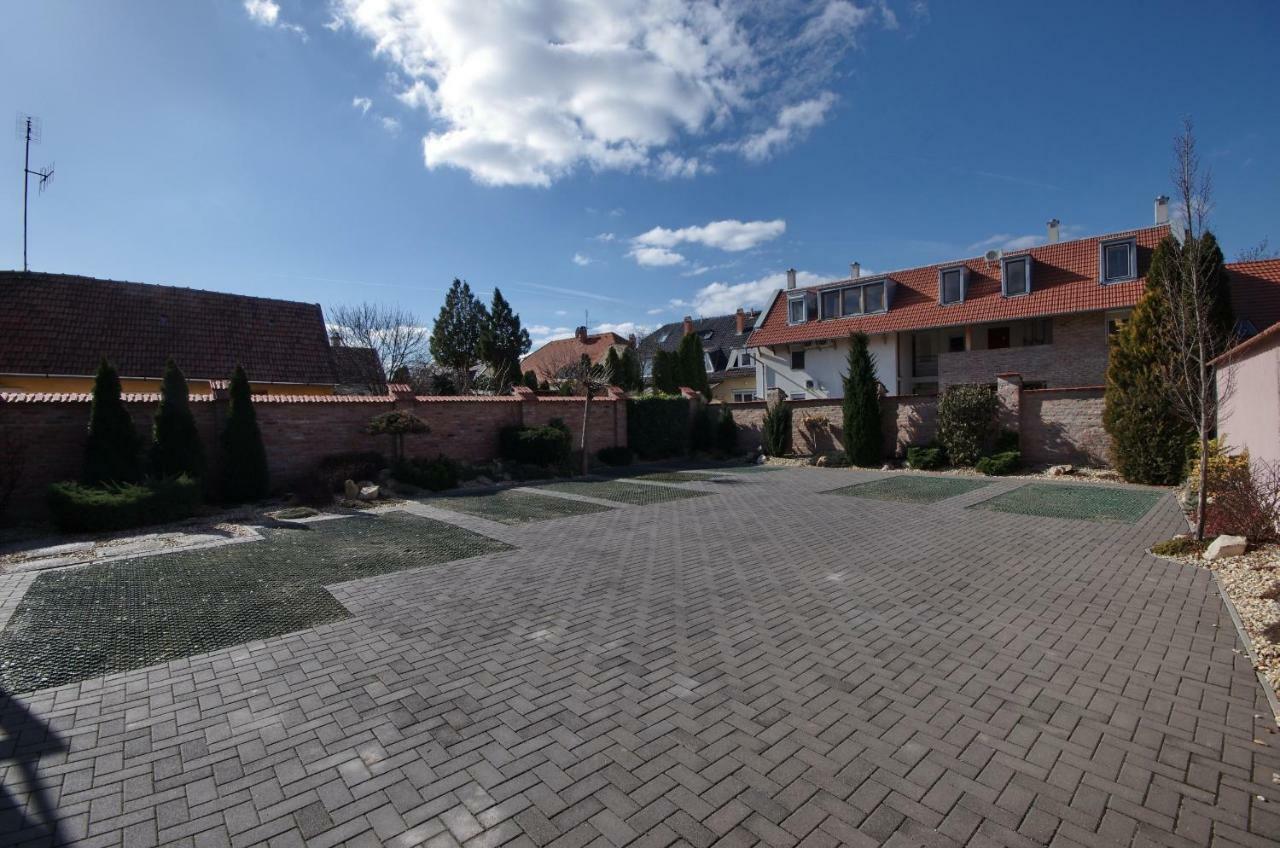 גיולה Royal Residence Apartments מראה חיצוני תמונה