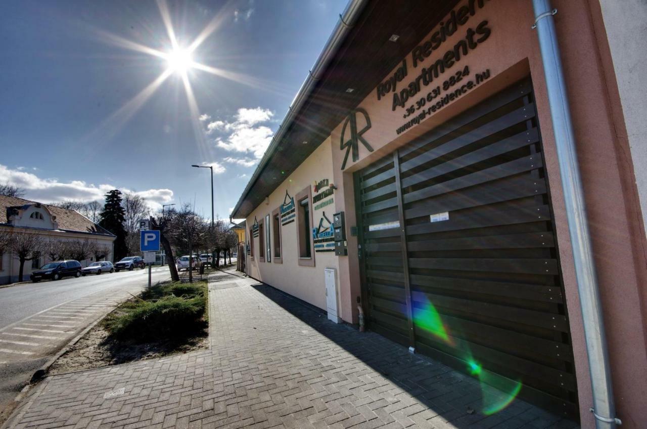גיולה Royal Residence Apartments מראה חיצוני תמונה