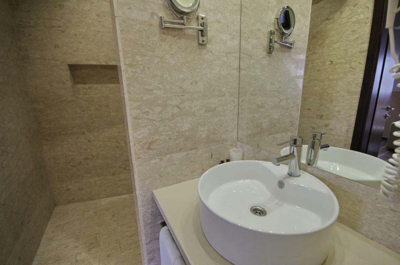 גיולה Royal Residence Apartments מראה חיצוני תמונה