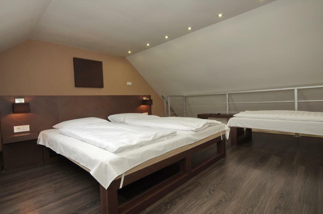 גיולה Royal Residence Apartments מראה חיצוני תמונה