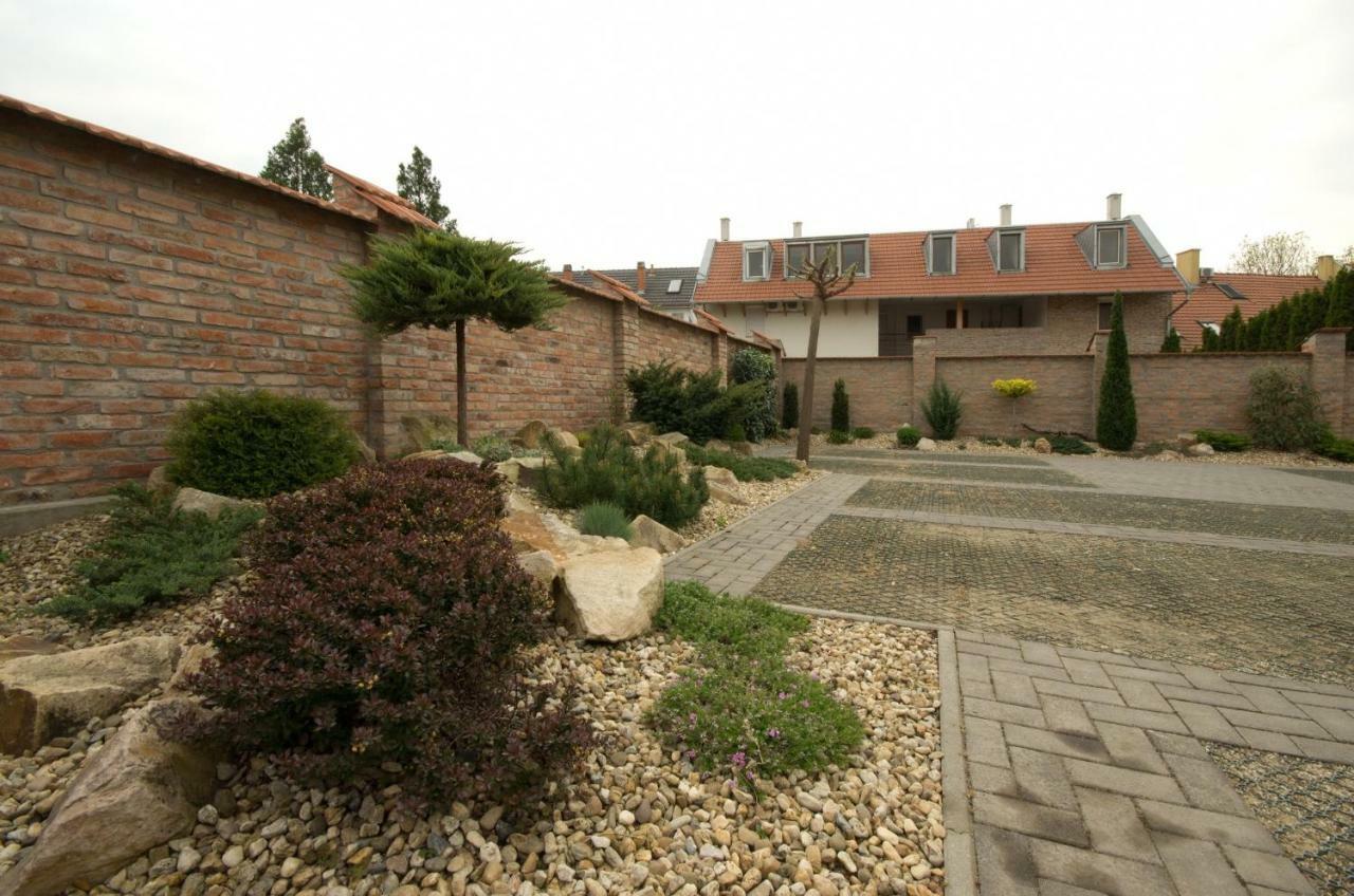 גיולה Royal Residence Apartments מראה חיצוני תמונה