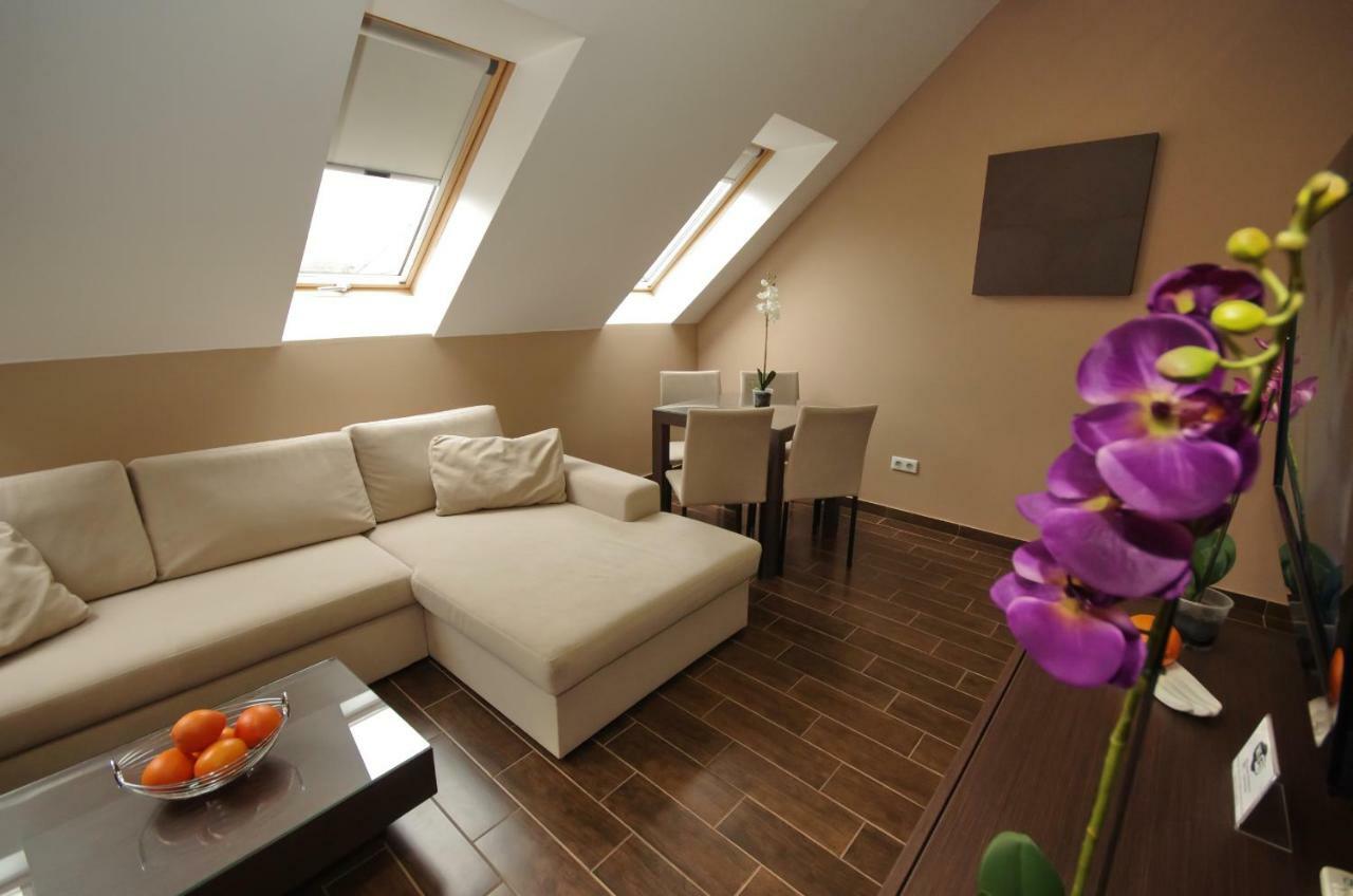 גיולה Royal Residence Apartments מראה חיצוני תמונה